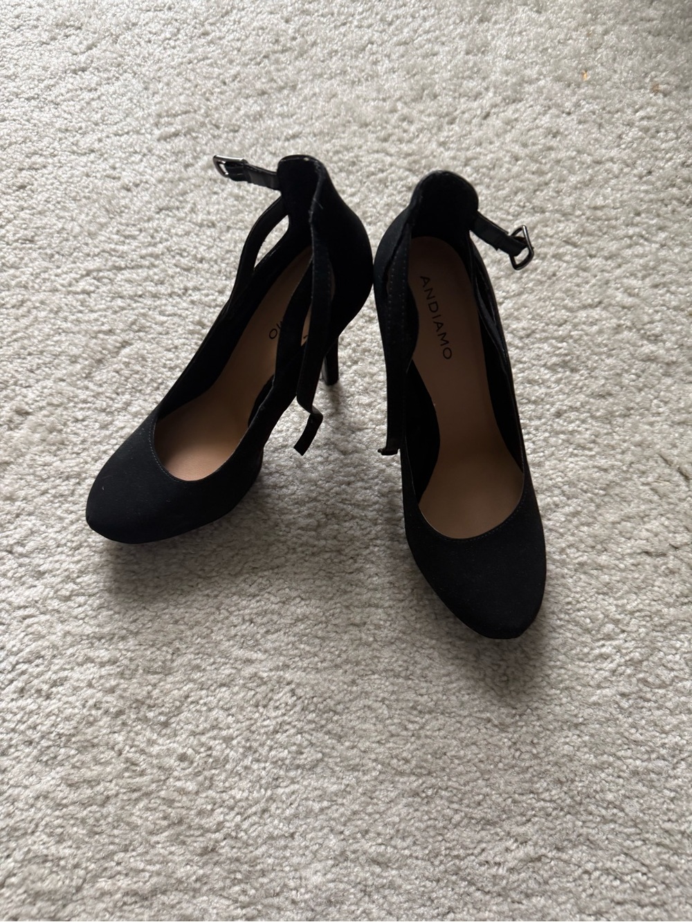 New Andiamo Black Heels Suede Size 8.5